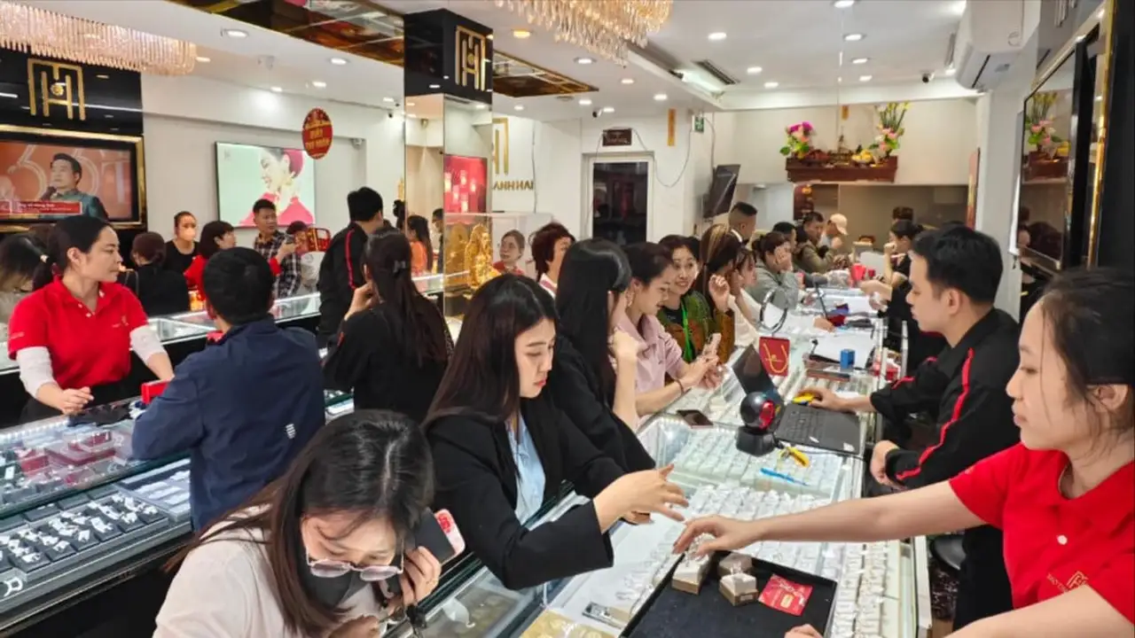 تغيرات أسعار ذهب SJC ومشغولات Bao Tin Minh Chau وManh Hai مطلع الأسبوع